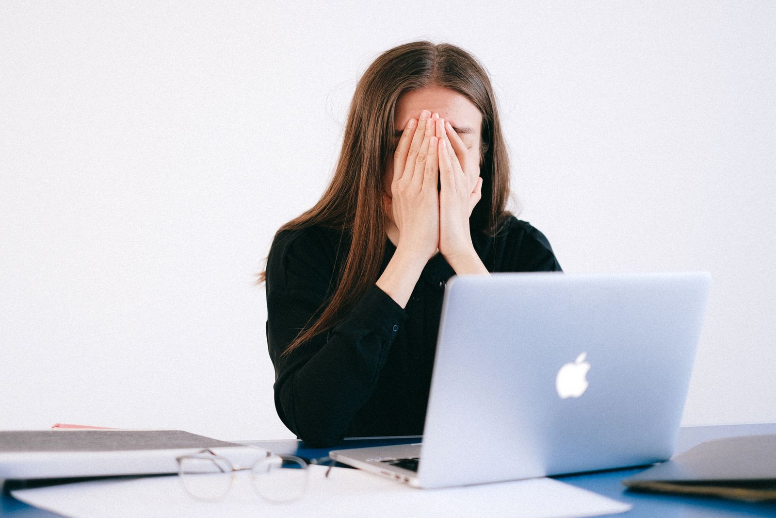 Attention Residue: Why Your Brain Feels Fried After a Day of Switching Tasks